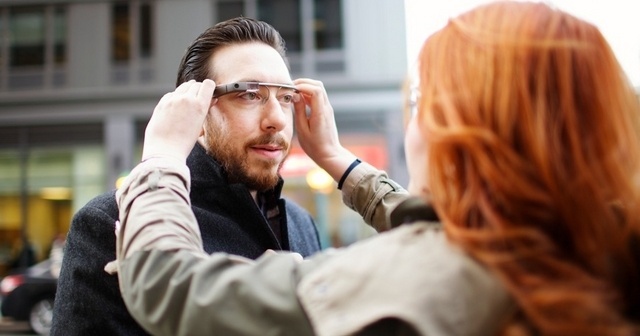 究極のウェアラブルデバイスGoogleGlassが年内発売
