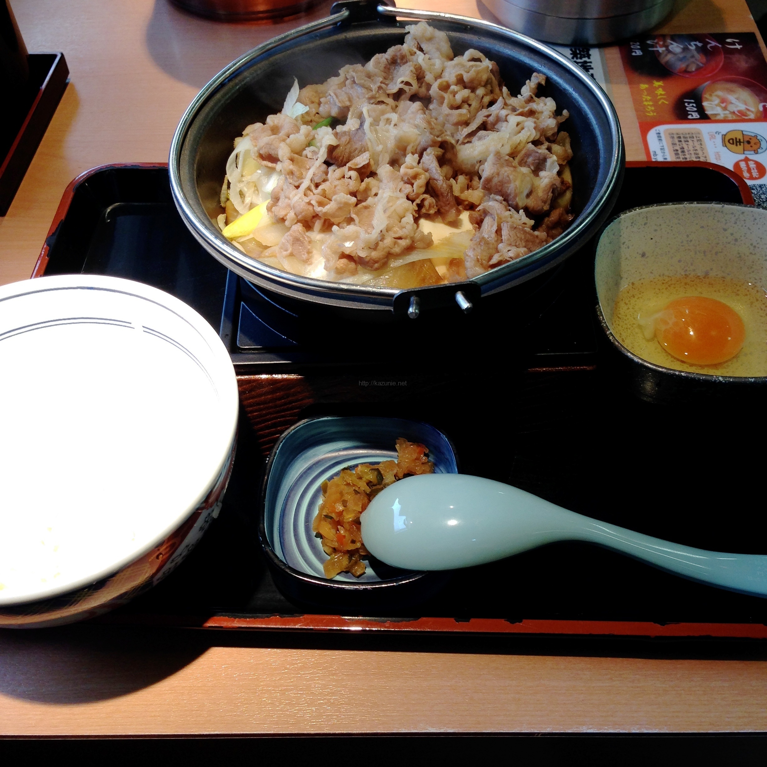 吉野家の新メニュー「すき焼き鍋御膳」が意外だった