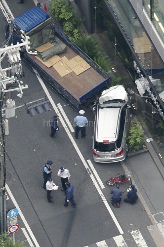 大阪御堂筋で大阪市中央区の御堂筋八幡町交差点暴走事故ほか今日の #スクラップ #2014 #6/30
