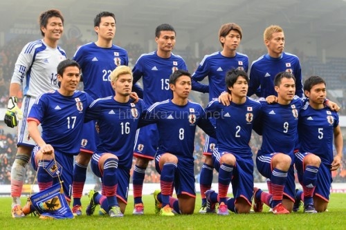 サッカー日本代表客席埋めたサポーター引き分けにため息ほか今日の #スクラップ #2014 #6/20