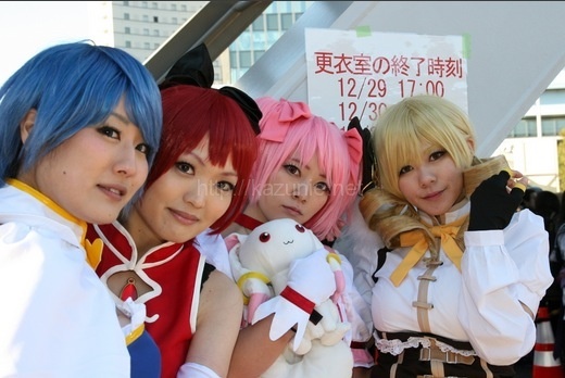 コミケ開催の時ビッグサイトの人口は新宿の3倍ほどほか今日の #スクラップ #2014 #8/15